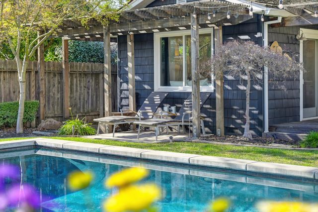 3852 El Ricon Way, Sacramento, CA 95864