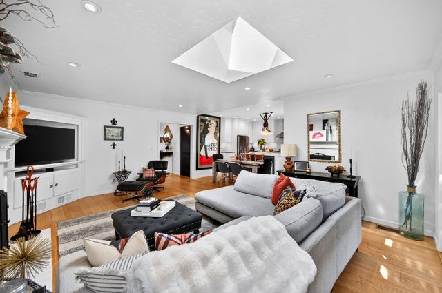 3852 El Ricon Way, Sacramento, CA 95864