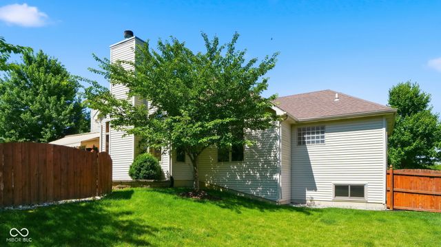 1929 Calais Road, Fort Wayne, IN 46814