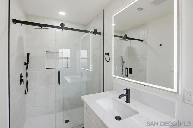 5882 Adams Ave, San Diego, CA 92115