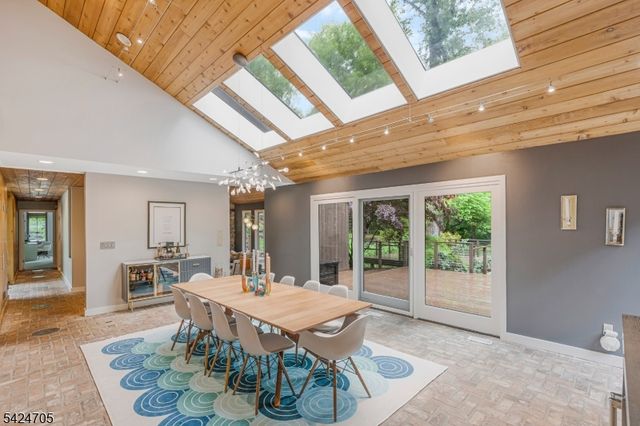 85 Crest Dr, Bernardsville Boro, NJ 07924