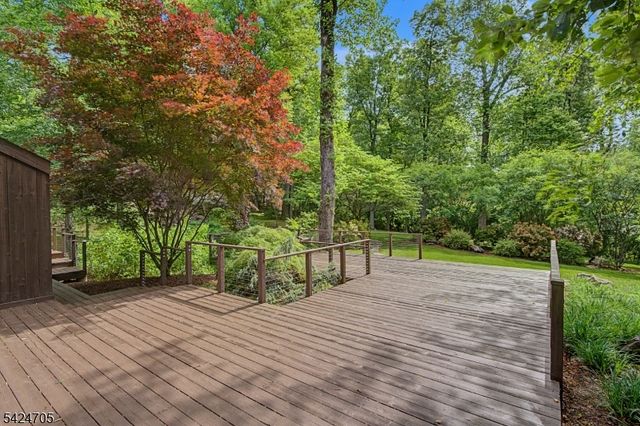 85 Crest Dr, Bernardsville Boro, NJ 07924