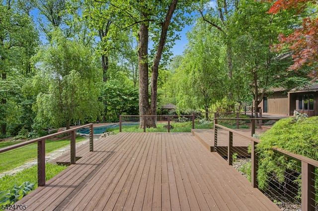 85 Crest Dr, Bernardsville Boro, NJ 07924
