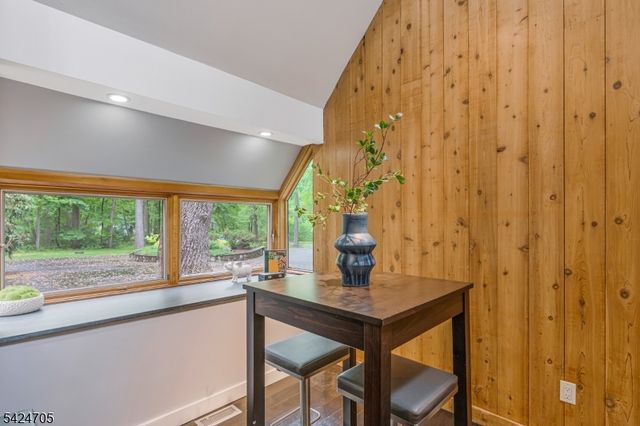 85 Crest Dr, Bernardsville Boro, NJ 07924