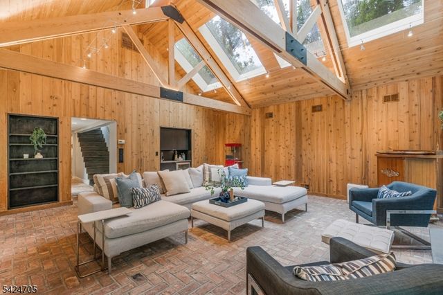 85 Crest Dr, Bernardsville Boro, NJ 07924