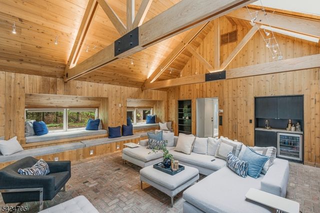 85 Crest Dr, Bernardsville Boro, NJ 07924