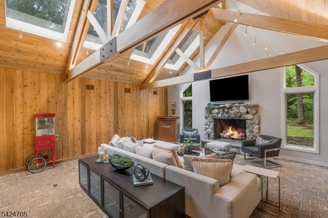 85 Crest Dr, Bernardsville Boro, NJ 07924