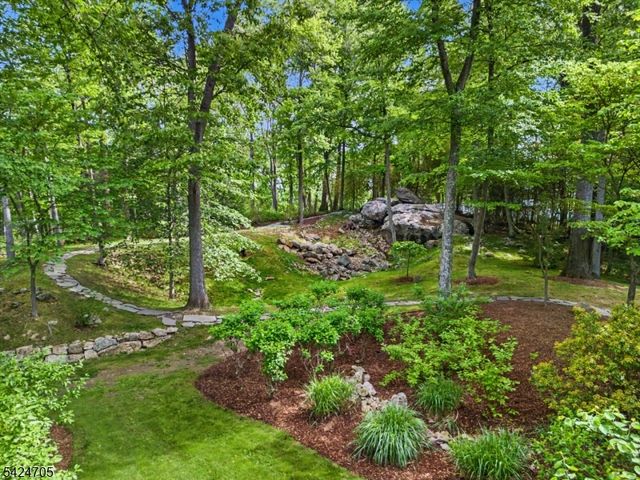 85 Crest Dr, Bernardsville Boro, NJ 07924