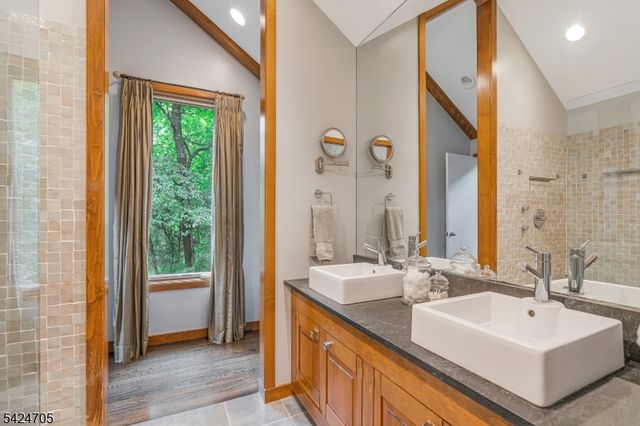 85 Crest Dr, Bernardsville Boro, NJ 07924