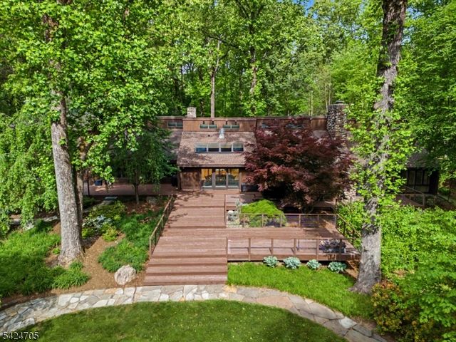 85 Crest Dr, Bernardsville Boro, NJ 07924