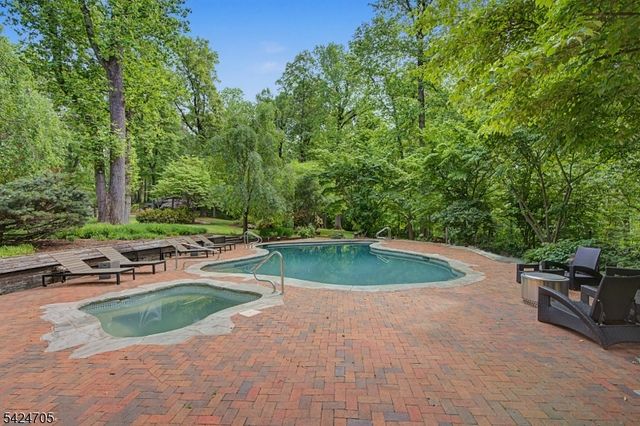 85 Crest Dr, Bernardsville Boro, NJ 07924
