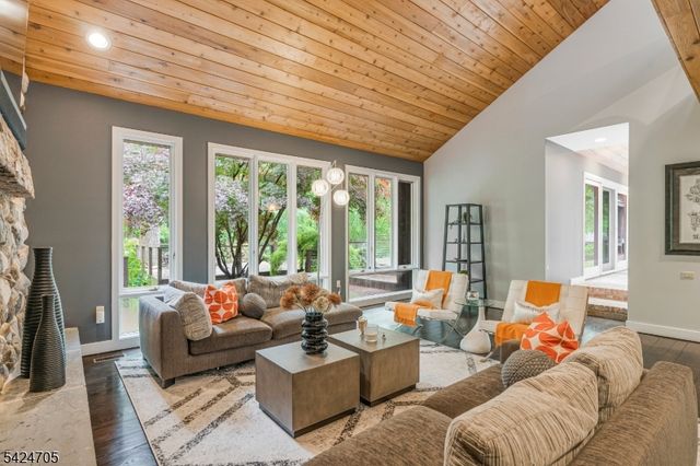 85 Crest Dr, Bernardsville Boro, NJ 07924