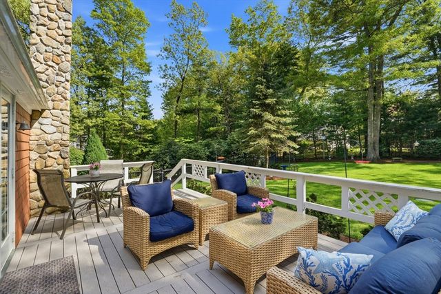 240 Evergreen St, Duxbury, MA 02332