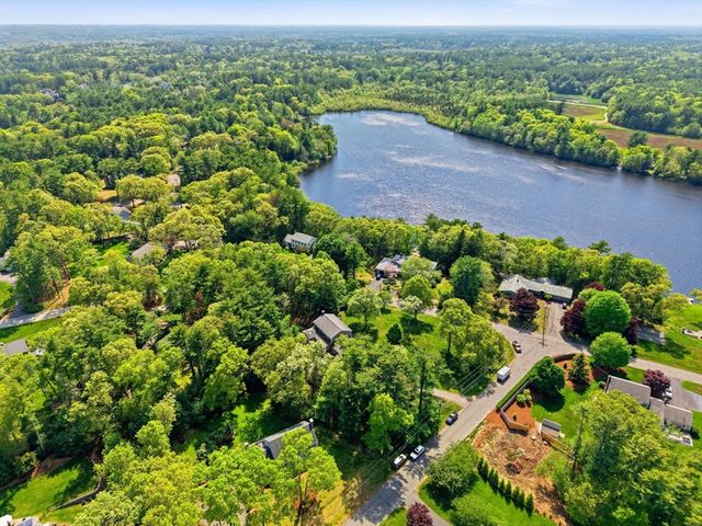 240 Evergreen St, Duxbury, MA 02332