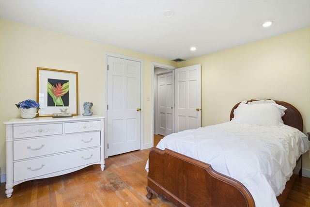 240 Evergreen St, Duxbury, MA 02332
