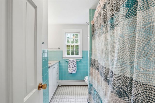 240 Evergreen St, Duxbury, MA 02332