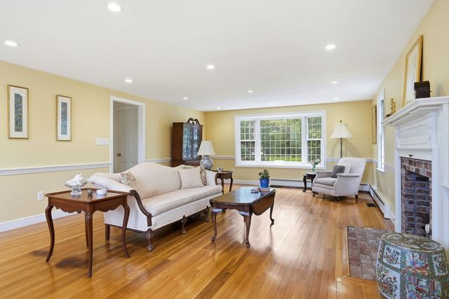 240 Evergreen St, Duxbury, MA 02332