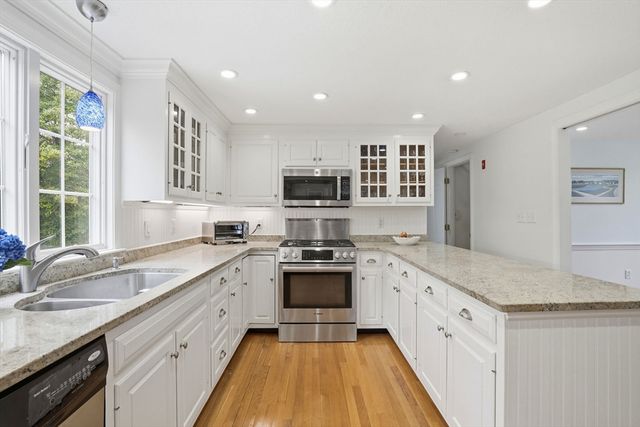 240 Evergreen St, Duxbury, MA 02332