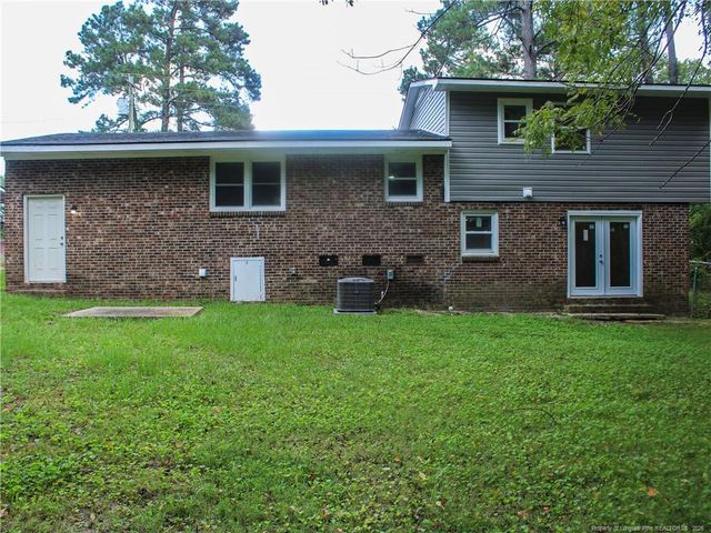 2406 W Brinkley Drive, Spring Lake, NC 28390