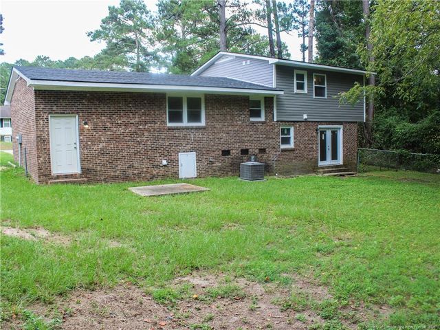 2406 W Brinkley Drive, Spring Lake, NC 28390