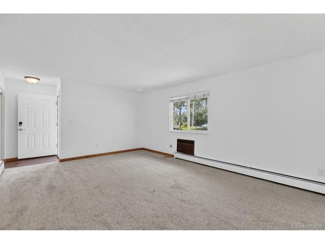 92 Newark St A, Aurora, CO 80012