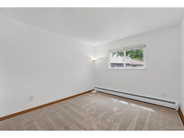 92 Newark St A, Aurora, CO 80012