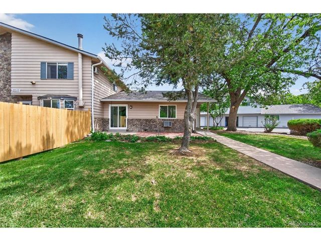 92 Newark St A, Aurora, CO 80012