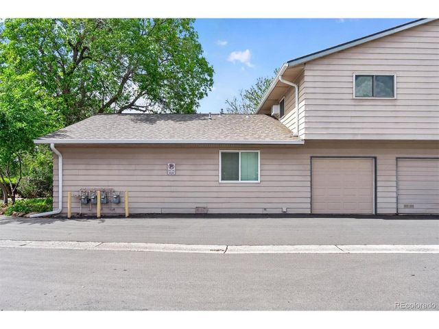 92 Newark St A, Aurora, CO 80012