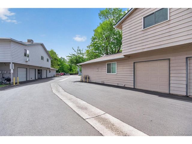 92 Newark St A, Aurora, CO 80012