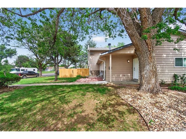 92 Newark St A, Aurora, CO 80012