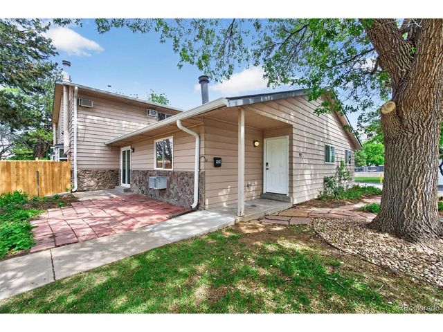 92 Newark St A, Aurora, CO 80012