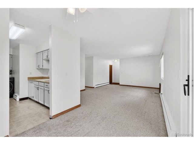 92 Newark St A, Aurora, CO 80012