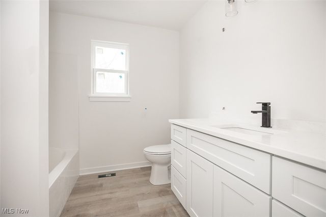 5594 Grove Avenue, Mentor, OH 44060