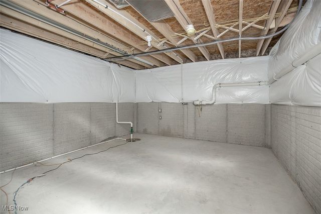 5594 Grove Avenue, Mentor, OH 44060