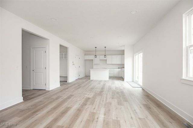 5594 Grove Avenue, Mentor, OH 44060