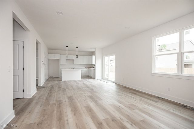 5594 Grove Avenue, Mentor, OH 44060