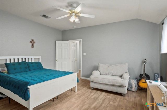 512 Mockingbird Lane, Lockhart, TX 78644