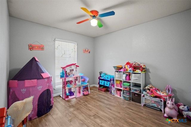 512 Mockingbird Lane, Lockhart, TX 78644