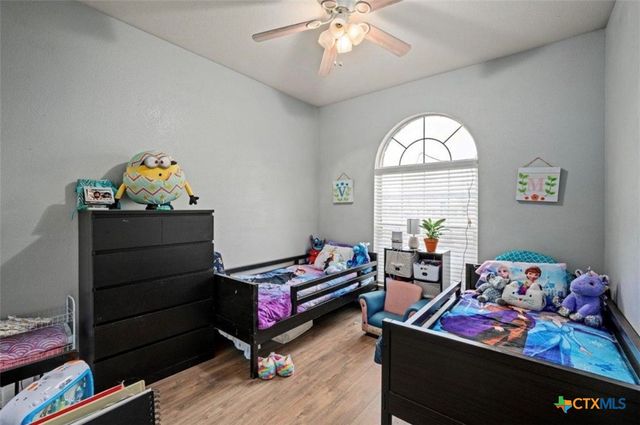 512 Mockingbird Lane, Lockhart, TX 78644