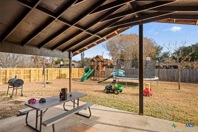 512 Mockingbird Lane, Lockhart, TX 78644