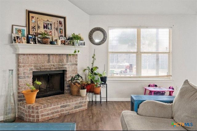 512 Mockingbird Lane, Lockhart, TX 78644