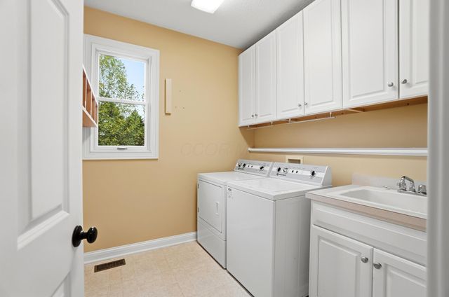 6848 McDevitt Court, Dublin, OH 43017