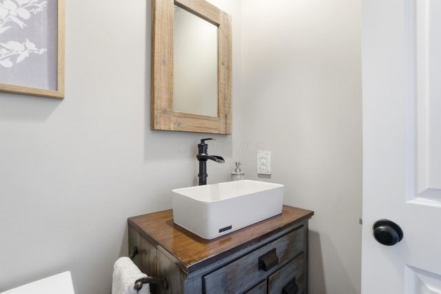 6848 McDevitt Court, Dublin, OH 43017