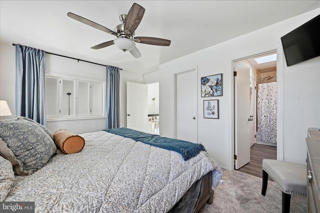 32 FENTON WOOD DR, Sterling, VA 20165