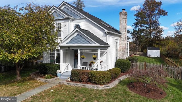 32 FENTON WOOD DR, Sterling, VA 20165