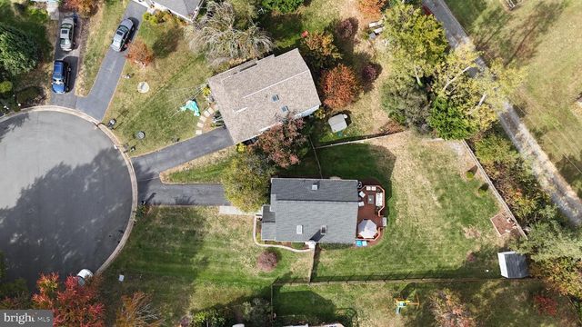 32 FENTON WOOD DR, Sterling, VA 20165