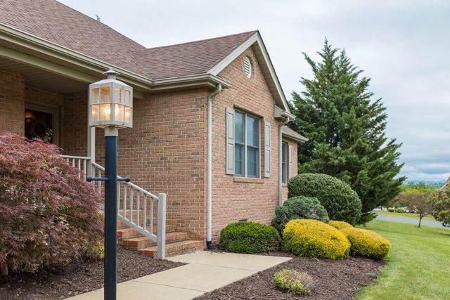 5 HIDDEN VALLEY CT, Fishersville, VA 22939