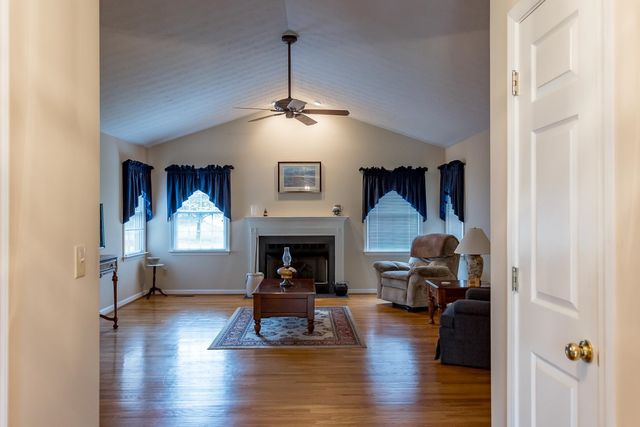 5 HIDDEN VALLEY CT, Fishersville, VA 22939