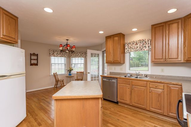 5 HIDDEN VALLEY CT, Fishersville, VA 22939