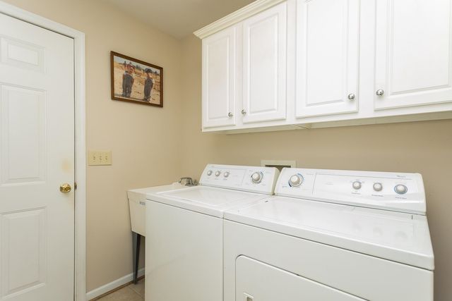5 HIDDEN VALLEY CT, Fishersville, VA 22939